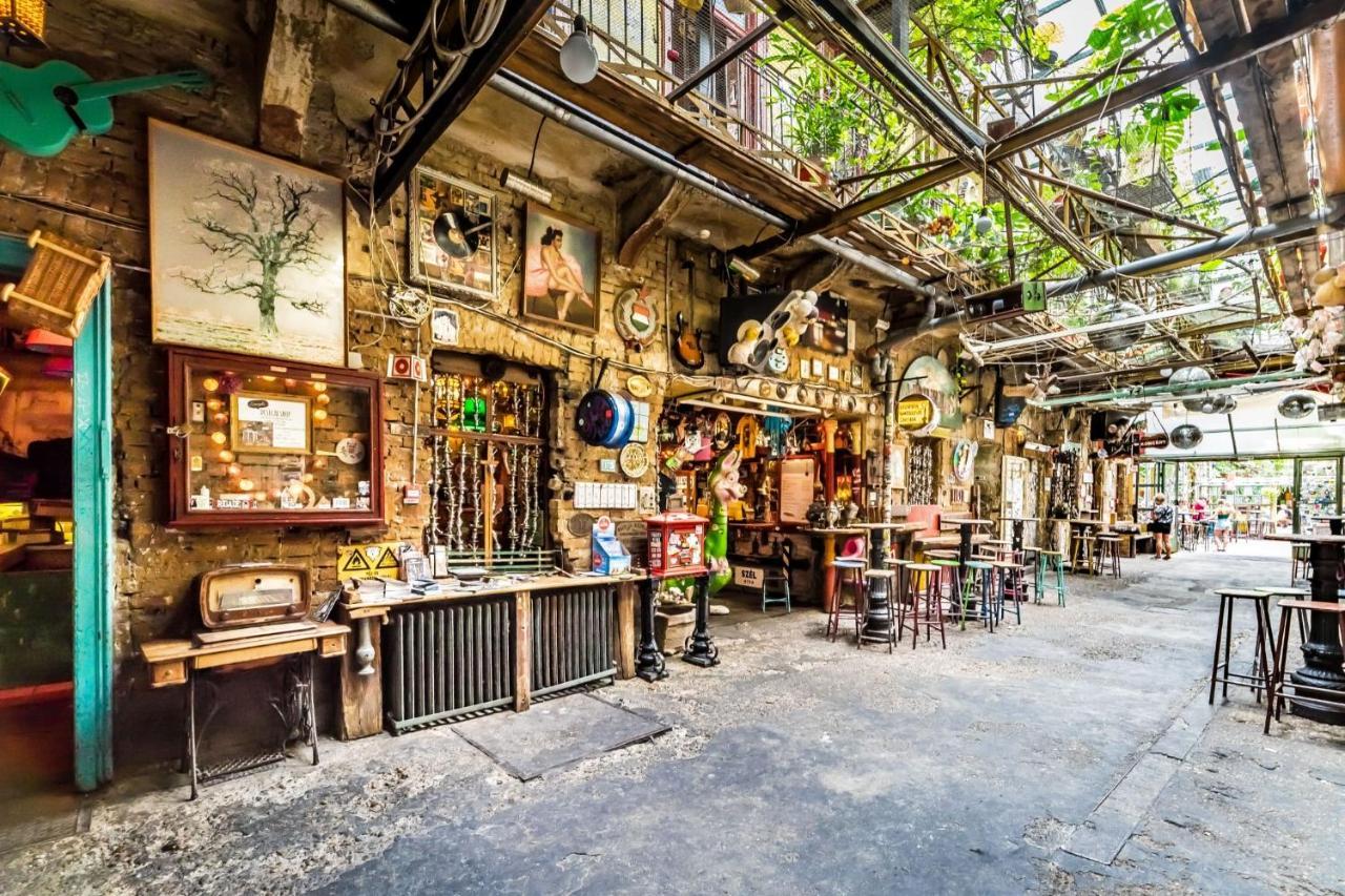 Skyline Serenity Retreat @Vaci Most Famous Street Budapest Exterior foto